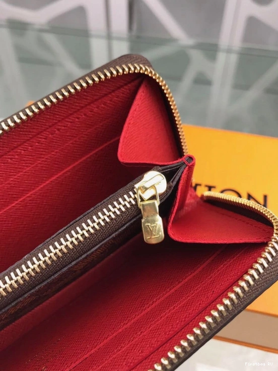 First bag VUITTON ZIPPY LOUIS 0717